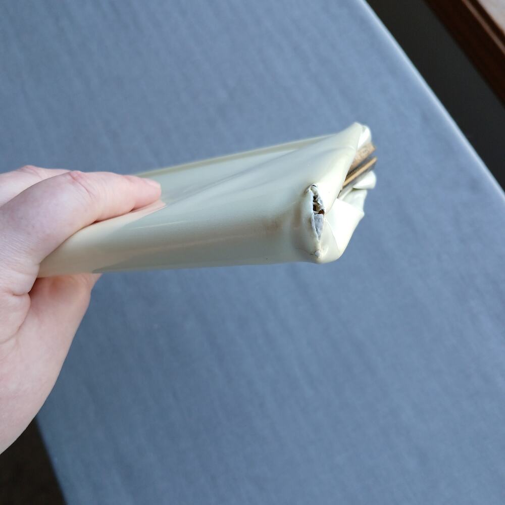 Cream Clutch Purse Bag Vintage 1960s 12"x5"x1" snap closure vinyl red interior - Picture 10 of 16